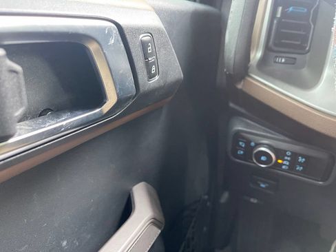 Used 2023 Ford Bronco Outer Banks w/ Sasquatch Package AWD/4WD image 11