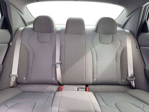 New 2026 Hyundai Elantra SE FWD image 16