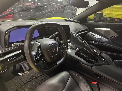 Used 2023 Chevrolet Corvette Stingray Preferred Cpe w/ Z51 Performance Package RWD image 5