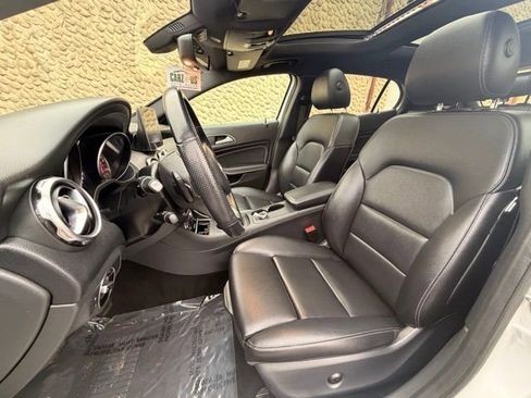 Used 2019 Mercedes-Benz GLA 250 4MATIC image 22