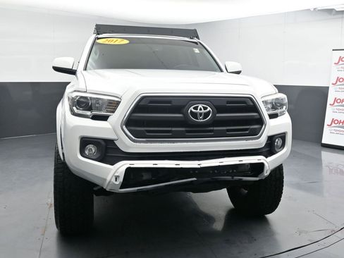 Used 2017 Toyota Tacoma SR5 w/ Tow Package image 3