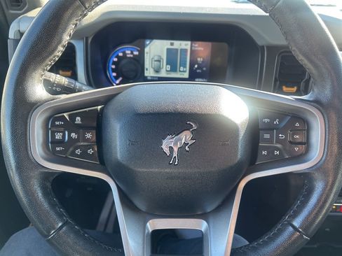 Used 2022 Ford Bronco Badlands image 18