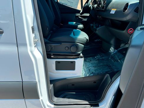 New 2025 Mercedes-Benz Sprinter 2500 image 22