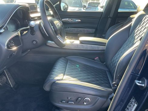 Used 2023 Genesis GV70 3.5T Sport w/ Sport Advanced Package image 9