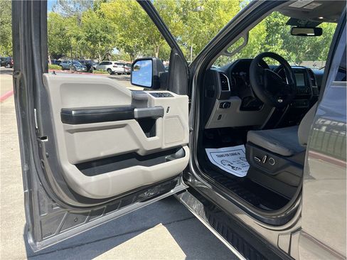 Used 2015 Ford F150 XLT w/ Equipment Group 302A Luxury AWD/4WD image 15