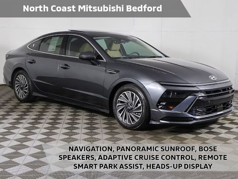Used 2025 Hyundai Sonata Limited FWD image 1