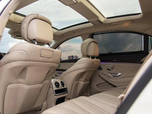 Used 2019 Mercedes-Benz S 560 Sedan w/ AMG Line Exterior image 30