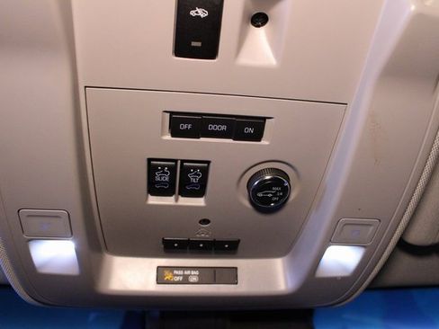 Used 2017 GMC Yukon XL SLT image 29