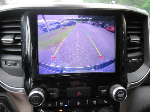 Used 2019 RAM 1500 Laramie AWD/4WD image 30