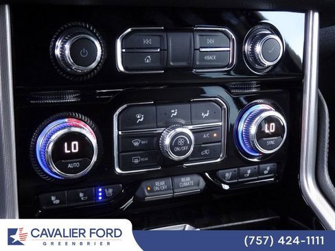 Used 2022 GMC Yukon XL Denali AWD/4WD image 34