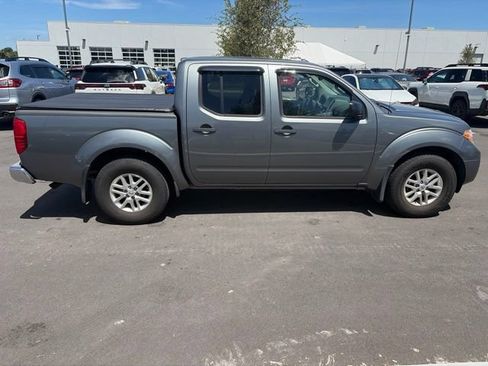 Used 2017 Nissan Frontier SV w/ SV Value Truck Package RWD image 3