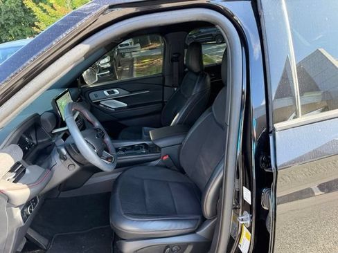 Used 2025 Ford Explorer ST AWD/4WD image 11