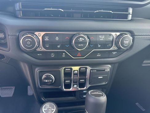 New 2026 Jeep Gladiator Sport AWD/4WD image 20