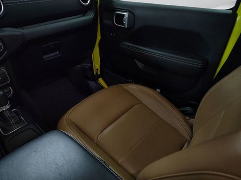 Used 2023 Jeep Wrangler Sahara image 25