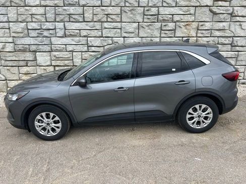 Used 2023 Ford Escape Active w/ Tech Pack #2 image 3