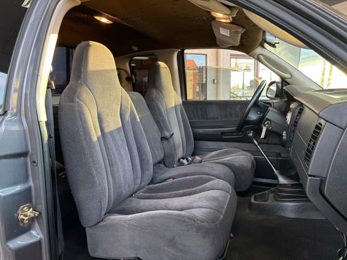 Used 2004 Dodge Dakota Sport w/ Trailer Tow Group image 10