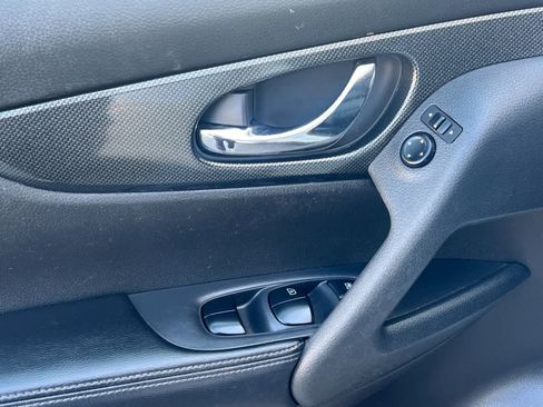 Used 2016 Nissan Rogue SL w/ SL Premium Package image 13