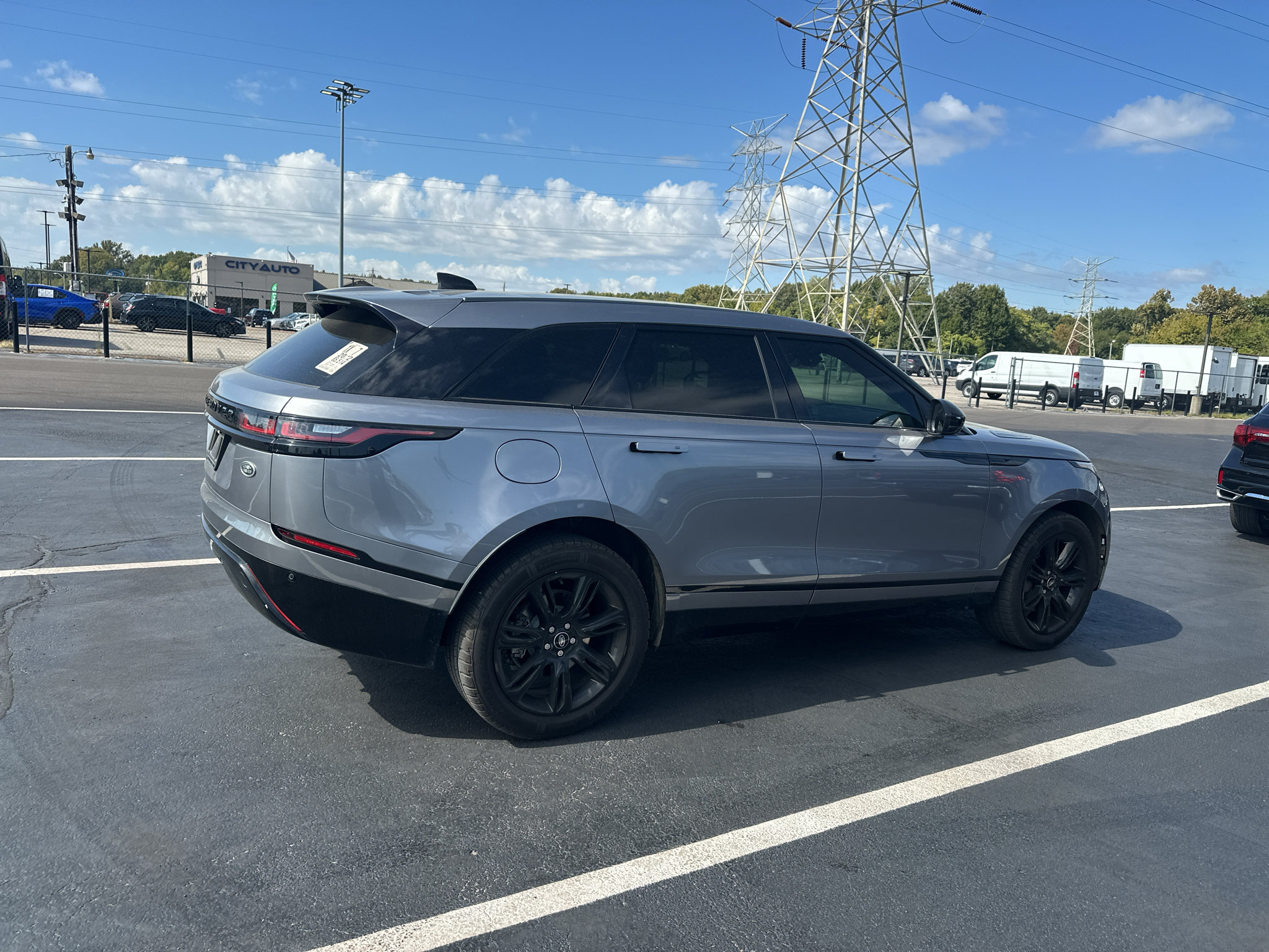 Used 2022 Land Rover Range Rover Velar R-Dynamic S AWD/4WD image 4