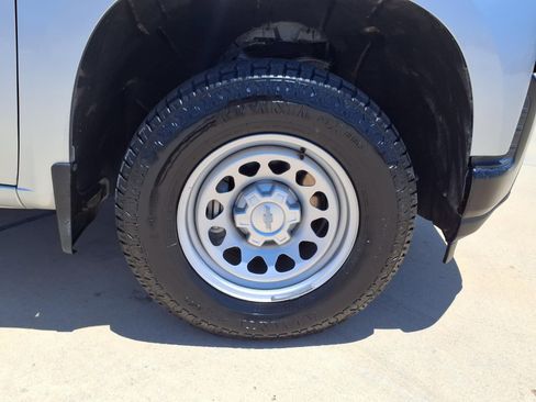 Used 2020 Chevrolet Silverado 1500 W/T w/ WT Value Package AWD/4WD image 9