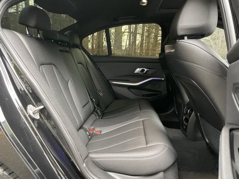 Used 2021 BMW 330i Sedan w/ M Sport Package image 18