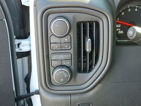 Used 2024 Chevrolet Silverado 1500 Custom Trail Boss w/ Dark Appearance Package image 27