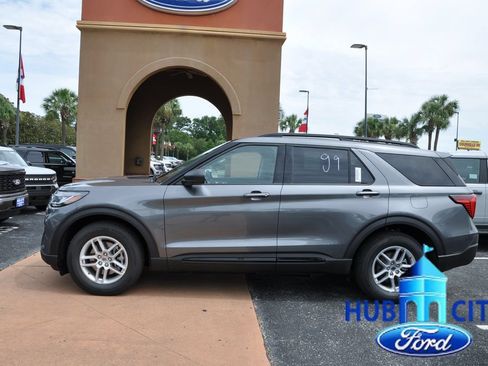 New 2026 Ford Explorer Active w/ Active Comfort Package RWD image 2