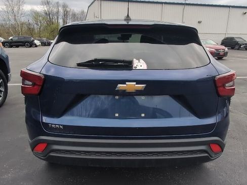 Used 2024 Chevrolet Trax LS w/ LS Convenience Package image 2