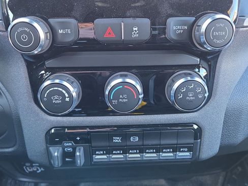 New 2025 RAM 5500 Tradesman AWD/4WD image 18