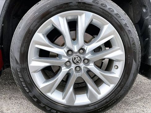 Used 2020 Toyota Highlander Limited FWD image 9