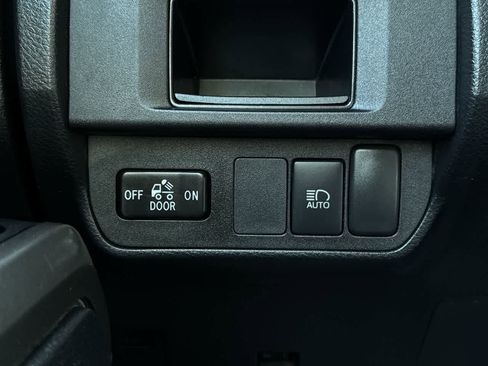 Used 2019 Toyota Tacoma SR5 AWD/4WD image 21
