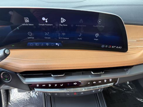 Used 2024 Cadillac XT4 Sport FWD image 19