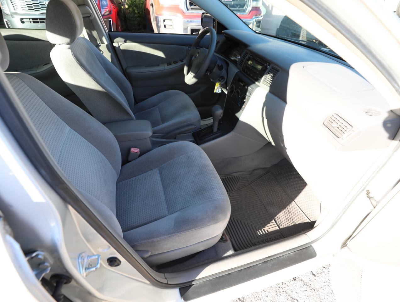 Used 2007 Toyota Corolla CE w/ Upgrade Pkg FWD image 10