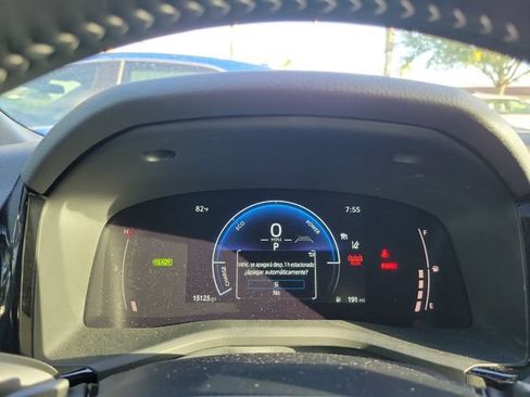 Used 2025 Toyota Camry SE FWD image 17