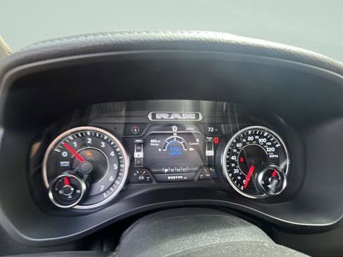 Used 2019 RAM 1500 Laramie AWD/4WD image 12