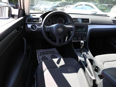 Used 2012 Volkswagen Passat 2.5 S FWD image 13