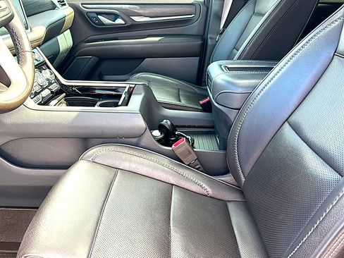 Used 2021 GMC Yukon XL Denali w/ Denali Premium Package RWD image 14