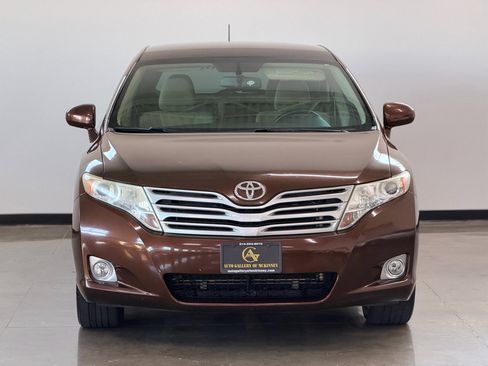 Used 2011 Toyota Venza image 2