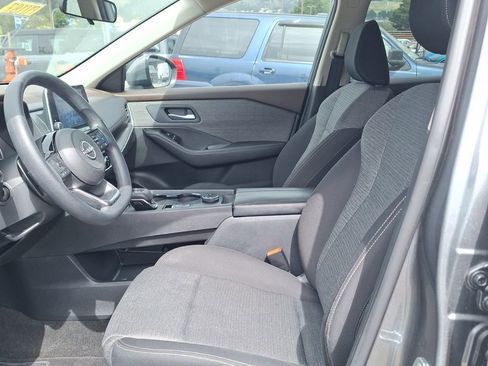 Used 2023 Nissan Rogue SV image 9