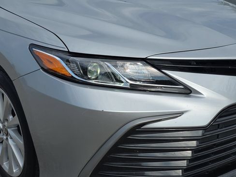 Used 2021 Toyota Camry LE FWD image 26