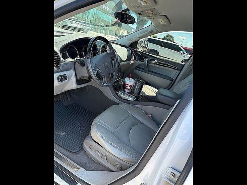 Used 2017 Buick Enclave Leather w/ Enclave Sport Touring Edition FWD image 4