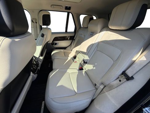 Used 2020 Land Rover Range Rover image 16
