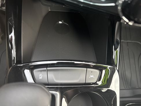 New 2025 Chevrolet Trax LT w/ Driver Confidence Package image 29