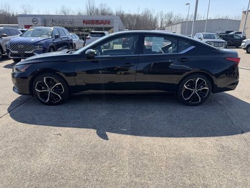 Used 2024 Nissan Altima 2.5 SR image 6