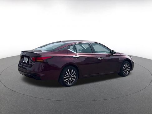Used 2025 Nissan Altima 2.5 SV image 14