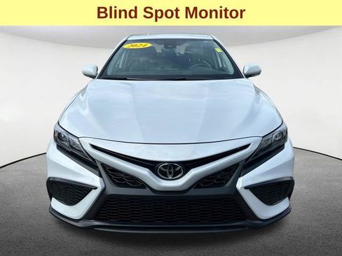 Used 2024 Toyota Camry SE w/ Convenience Package image 4