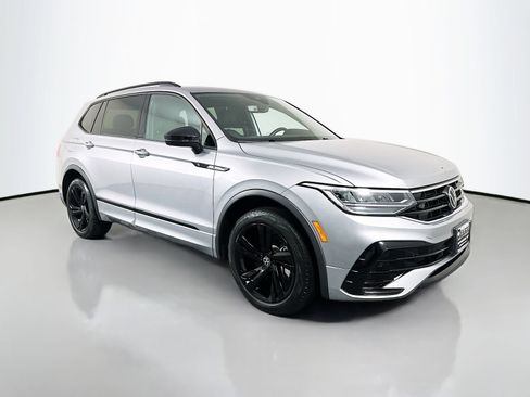 Used 2023 Volkswagen Tiguan SE R-Line AWD/4WD image 1