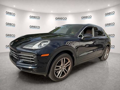 Used 2023 Porsche Cayenne Platinum Edition AWD/4WD image 3