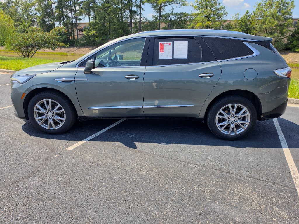 Used 2023 Buick Enclave Essence w/ Experience Buick Package FWD image 11