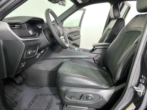 New 2026 Jeep Grand Cherokee Altitude AWD/4WD image 9