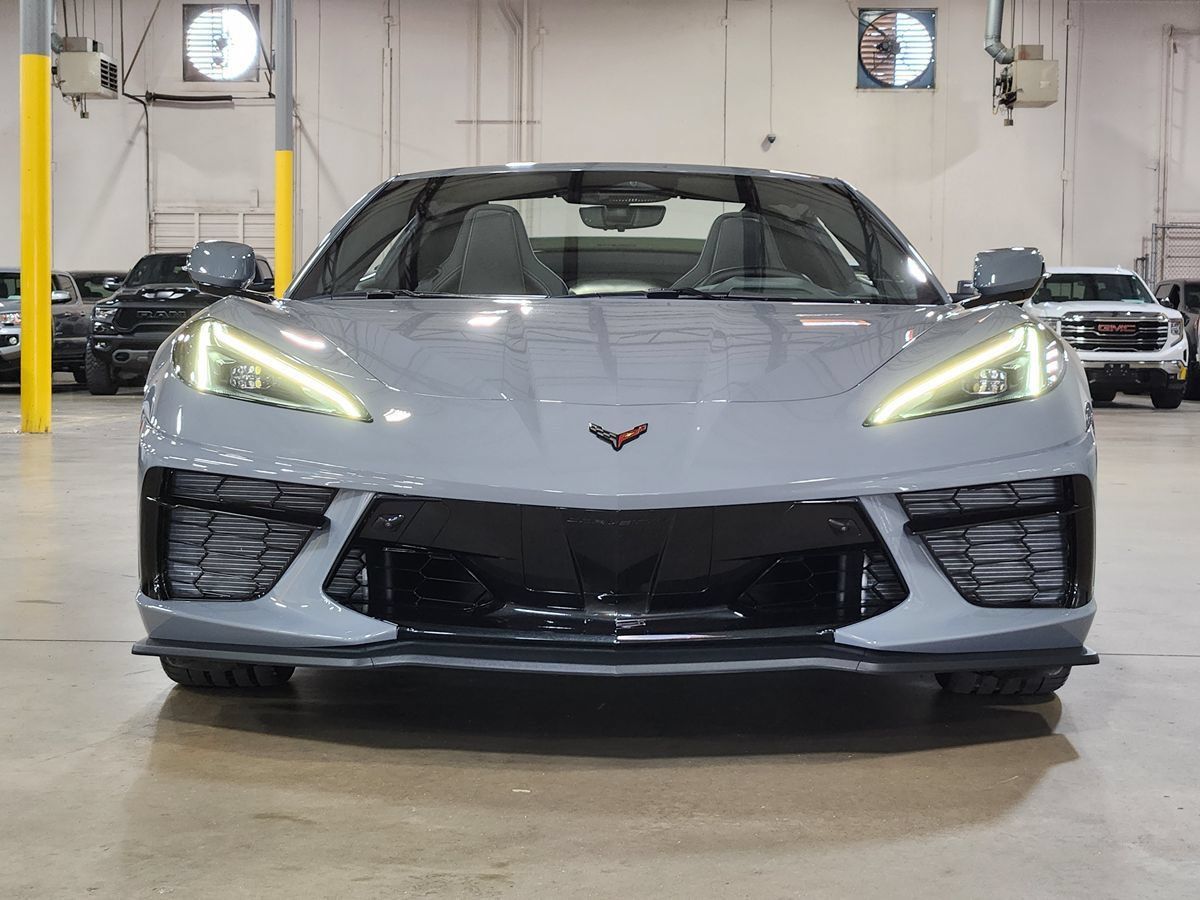 Used 2025 Chevrolet Corvette Stingray Preferred Conv w/ Z51 Performance Package RWD image 2